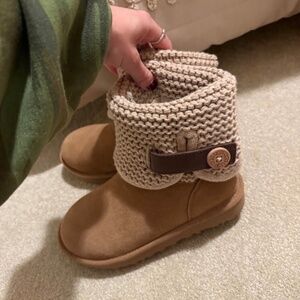 Knit short uggs